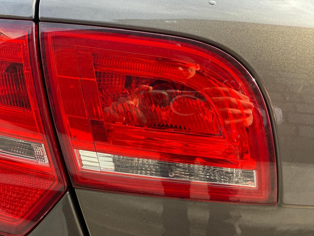 Audi A3 8P BJ12 original Rücklicht Rückleuchte innen links Sportsback Facelift